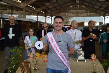 Sorteo del orden de participación en la Gla drag Queen de Telde (Foto TA y FJS)